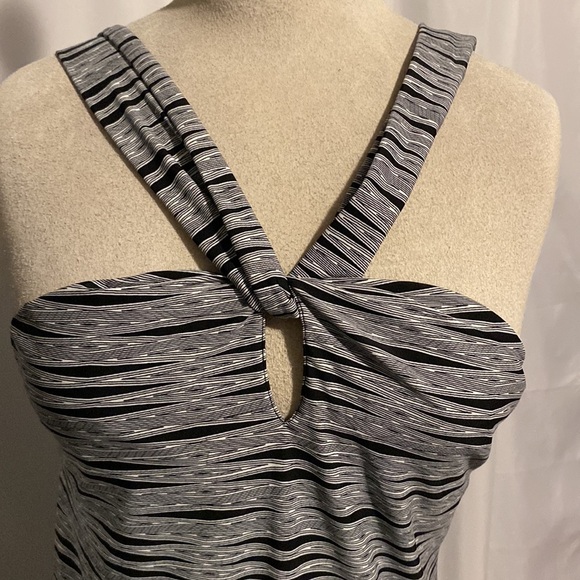 NWOT ATHLETA KIKI SWIM DRESS BLK/WHITE/GREY  W/ADJ STRAPS&BUILT IN BRA - Picture 5 of 11